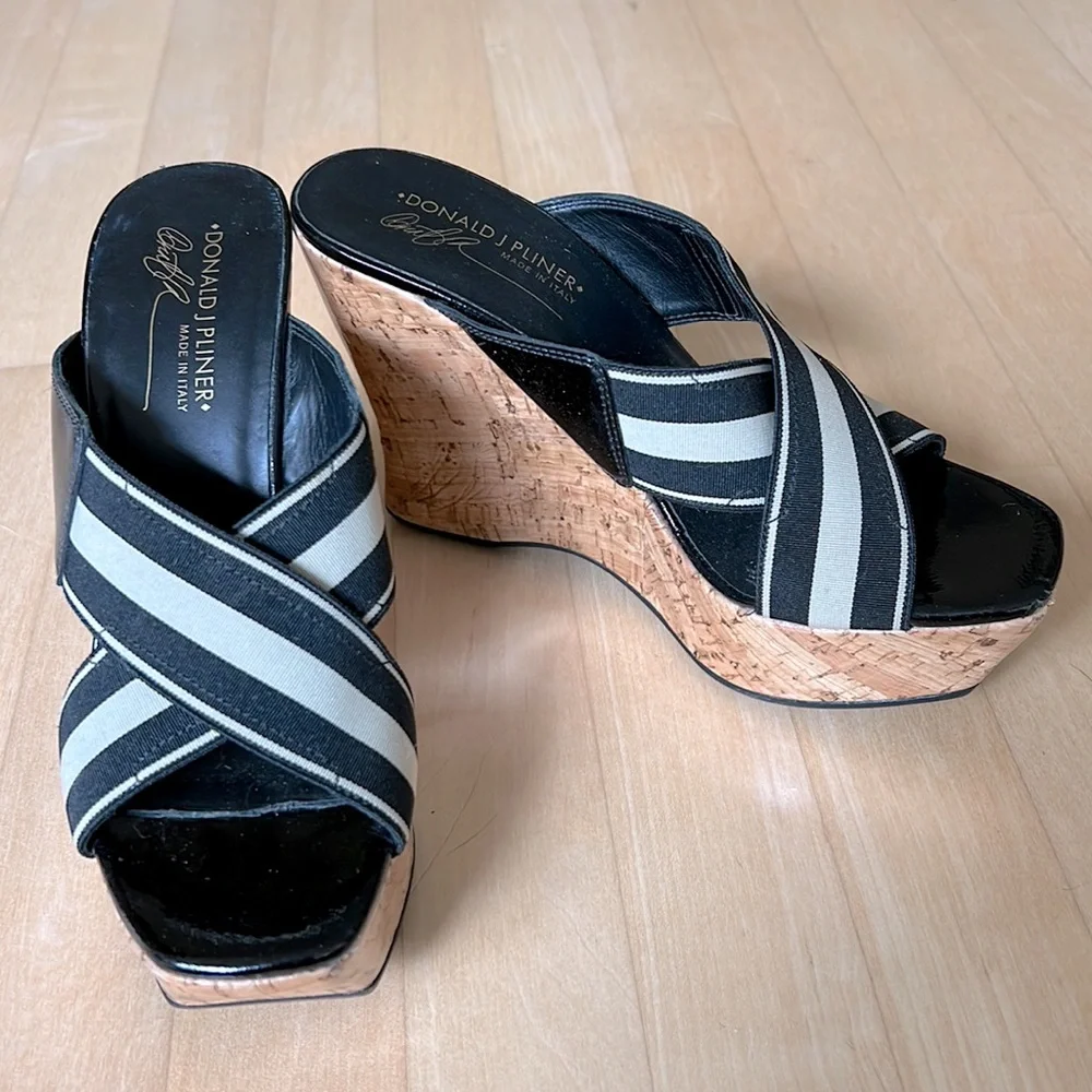 Donald J Pliner “Sim” Cork Wedge Sandals - Picture 2 of 11